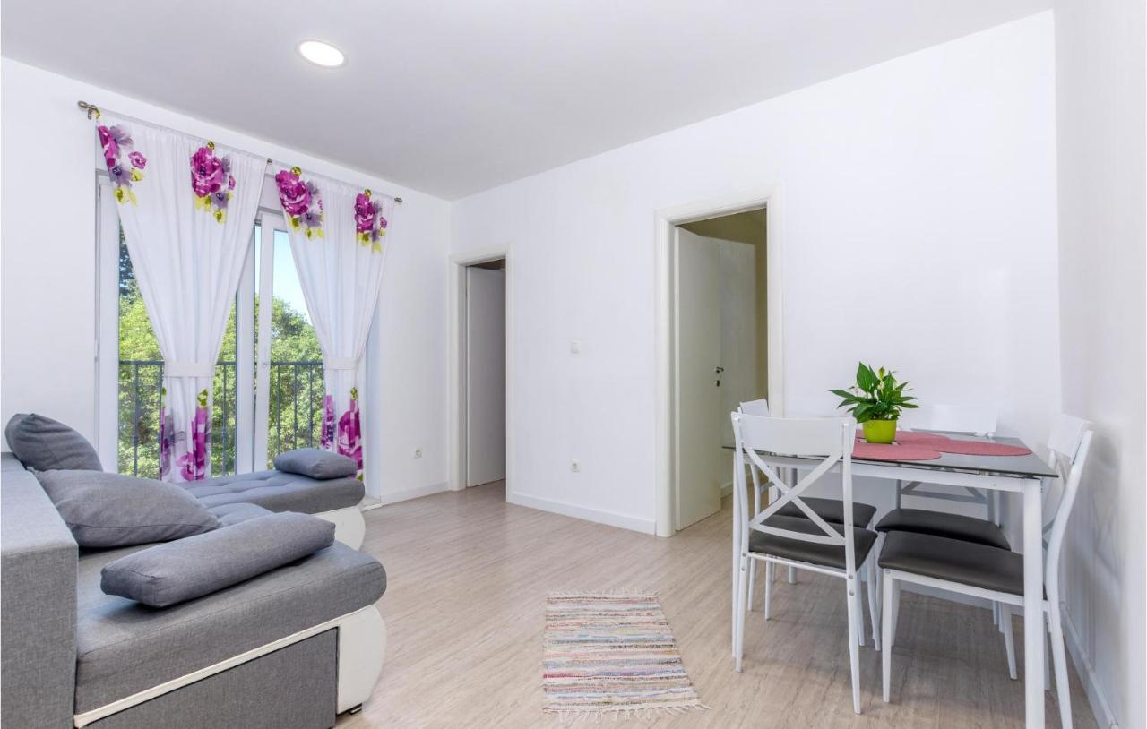 Gorgeous Apartment In Omis With Kitchen Esterno foto