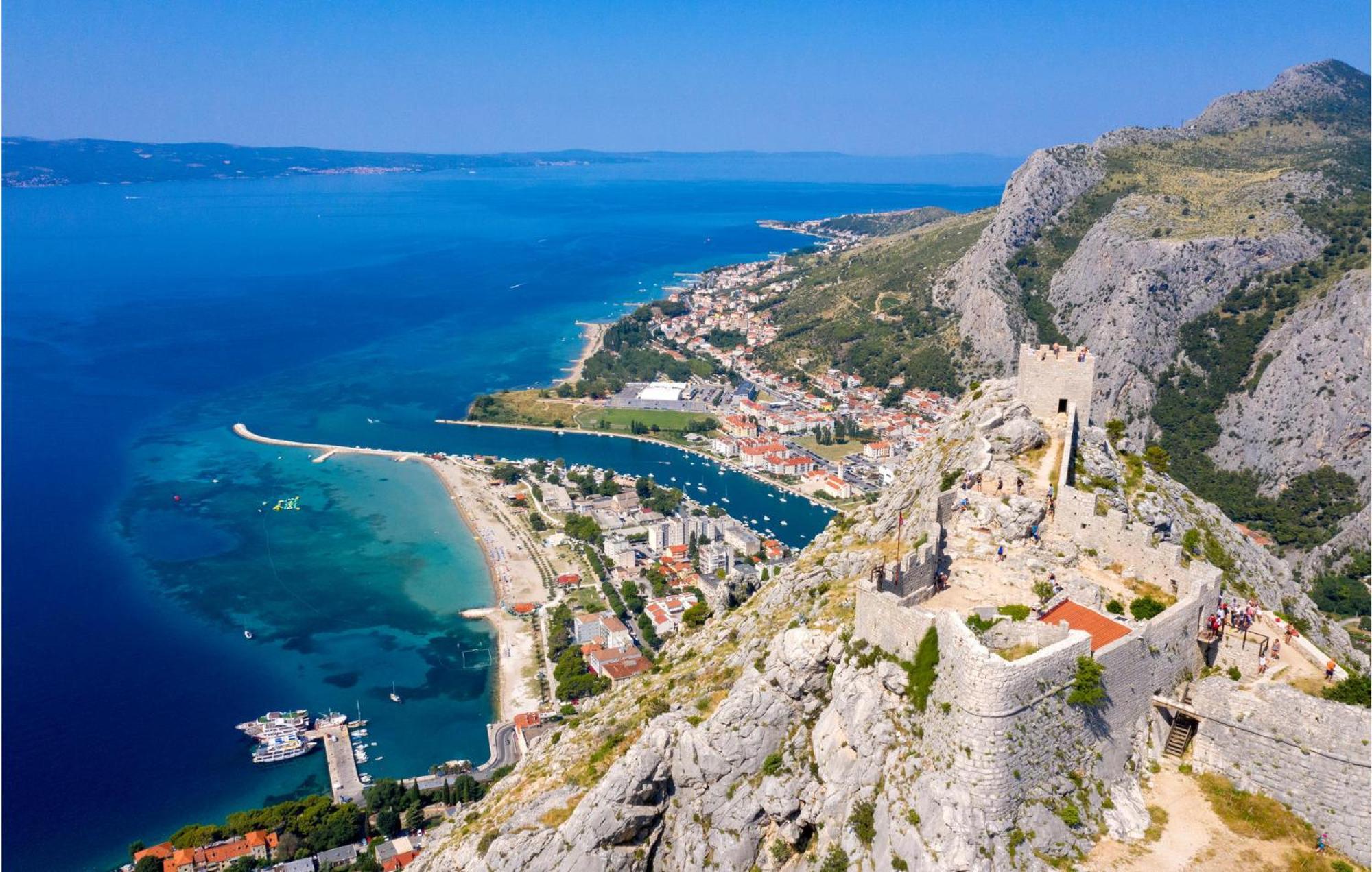Gorgeous Apartment In Omis With Kitchen Esterno foto